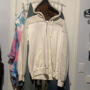 Vans off white hoodie w fleece and leopard inside hood